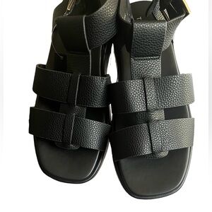 NWT  TORRID FLATFORM GLADIATOR SHOES